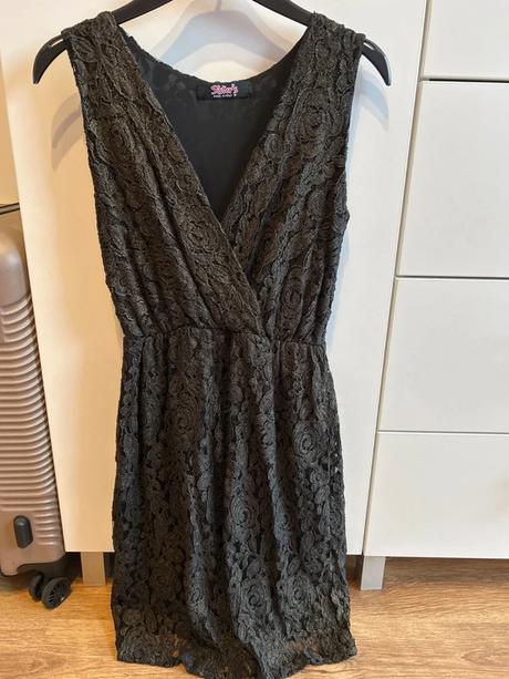 Minim nosene šaty sisters italy, m