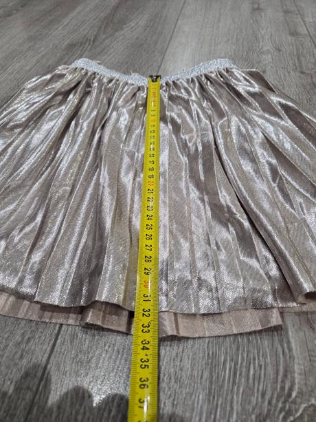 Sukňa strieborná, 122