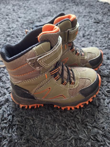 Trekové topánky, 25