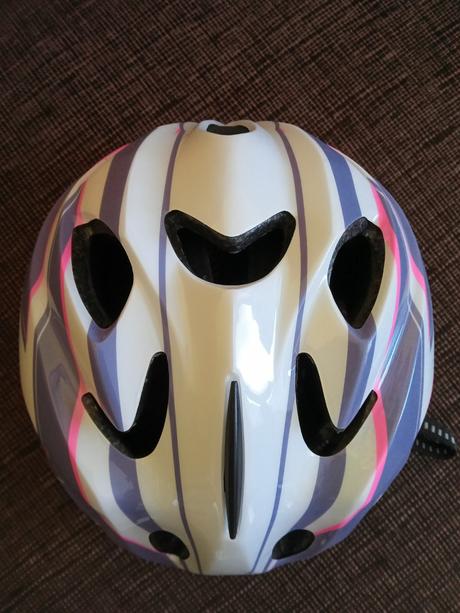 Cyklistická prilba nastaviteľná, xs