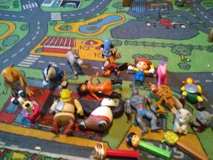 Rôzne figúrky z rozprávok, 