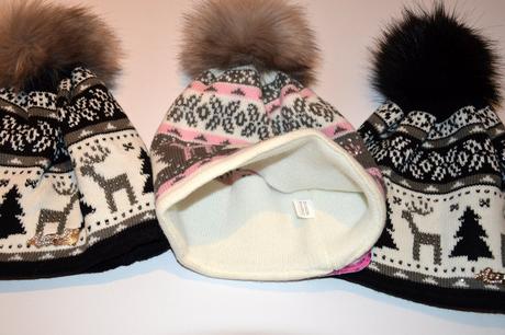 Čiapočka s pravým jemným brmbolcom, 