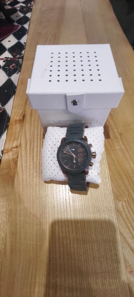 Hodinky diesel, diesel