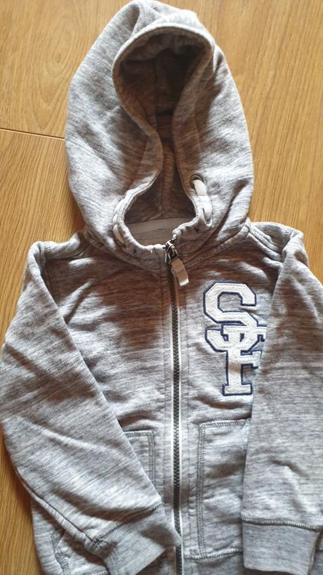 Mikiny, l.o.g.g.,104