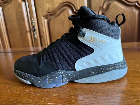 Športová basketbalová obuv tarmak kipsta, 33