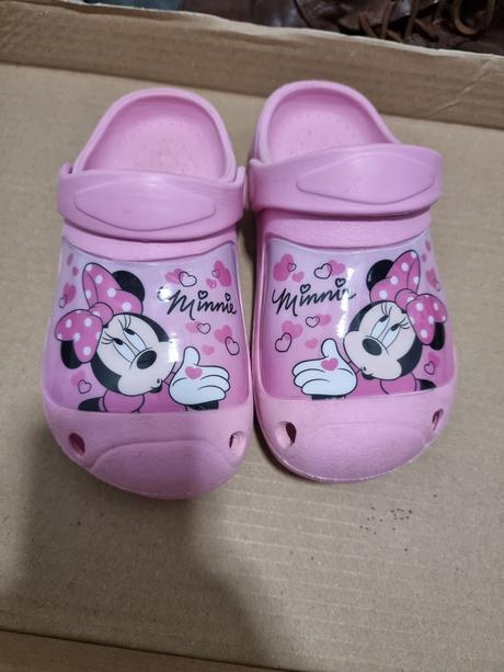 Minnie crocs, 31