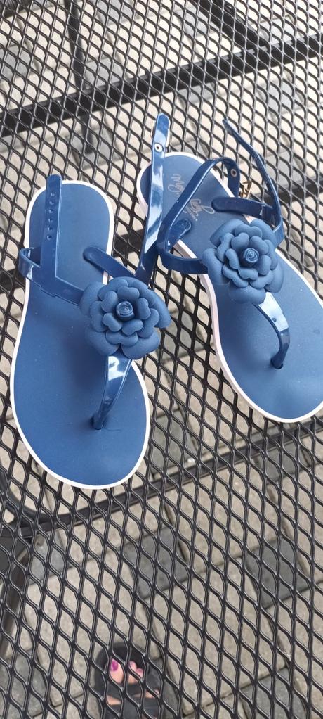 Gumenné sandálky s kvietkom,vhodné aj do vody, 31