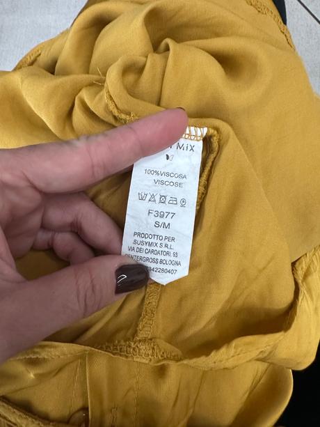 Horčicová saténová blúzka, s