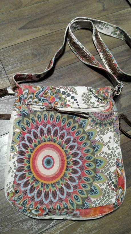 Farebna crossbody, 