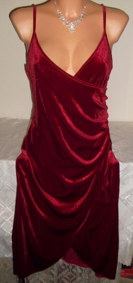 Zamatove dlhe spolocenske saty, 42