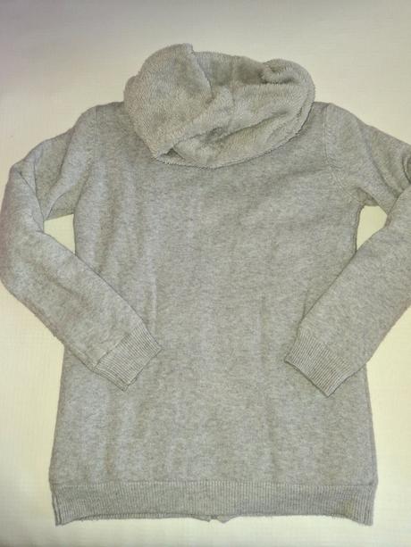 Dámsky sveter s kapucňou., l