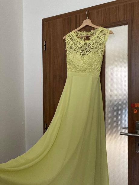 Slávnostné saty, 38