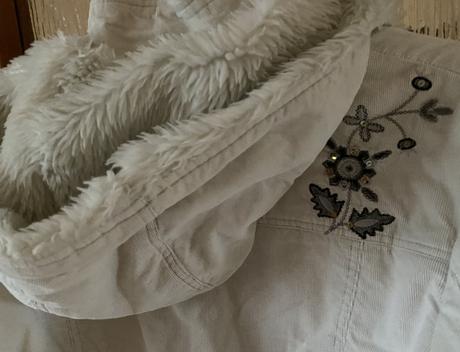 Bunda s kapuckou a aplikáciami rejekt v. m/l, m