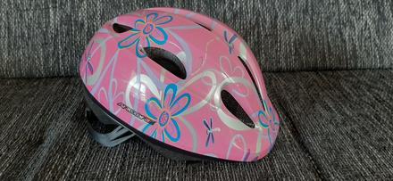 Cyklistická prilba, s