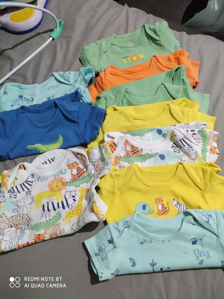 Novy stav krátke body 10ks vel 3-6mes, 68