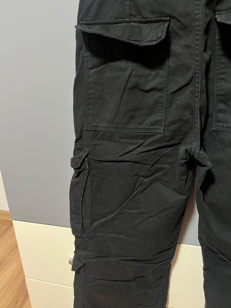 Cargo nohavice, bershka,m