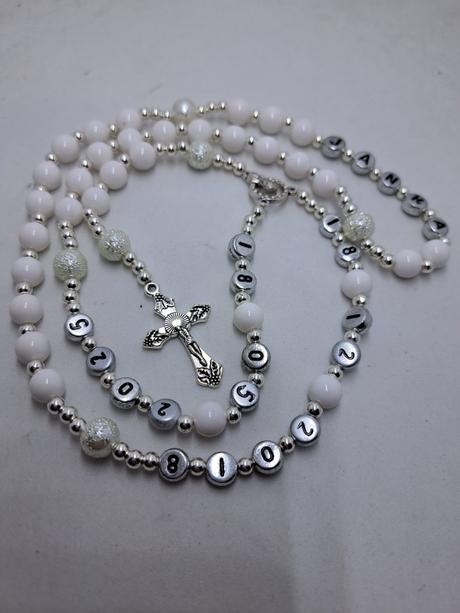 Ruženec s menom a dátumom e237,