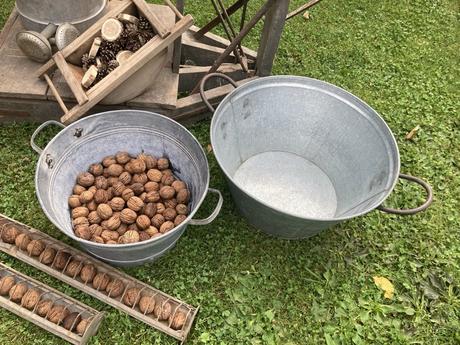 Váha na obilie, mliekarenská konva, vandle,, 