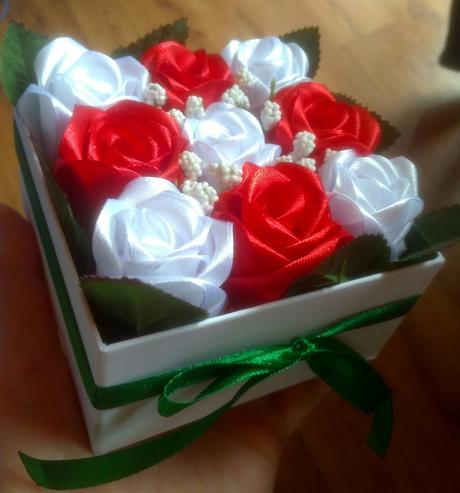 Satenove ruze box, 