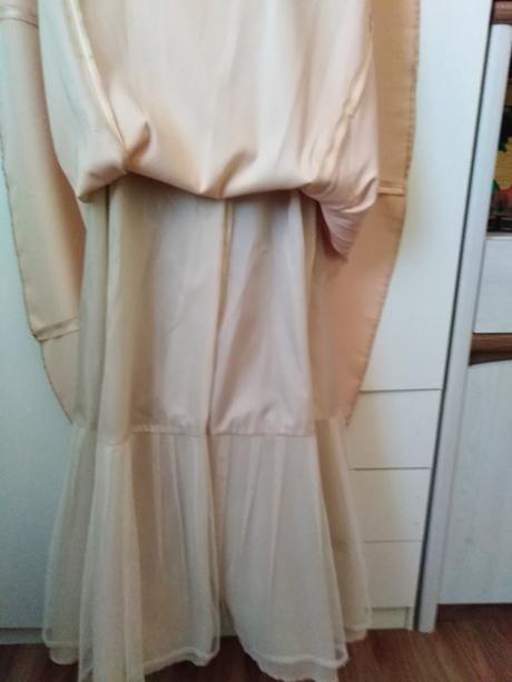 Spoločenské šaty, m