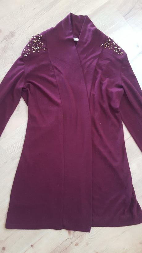 Predlžený sveter s cvokmi, 40