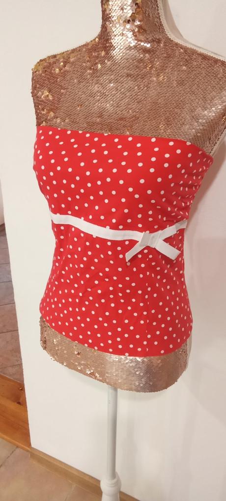 Bodkovaný top s maslou, s