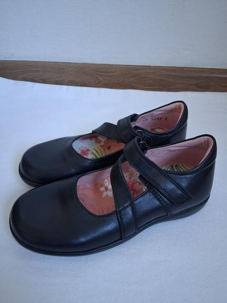 Kožené poltopánky petasil, 30