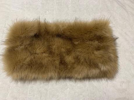 Svetlohnedý nákrčník,