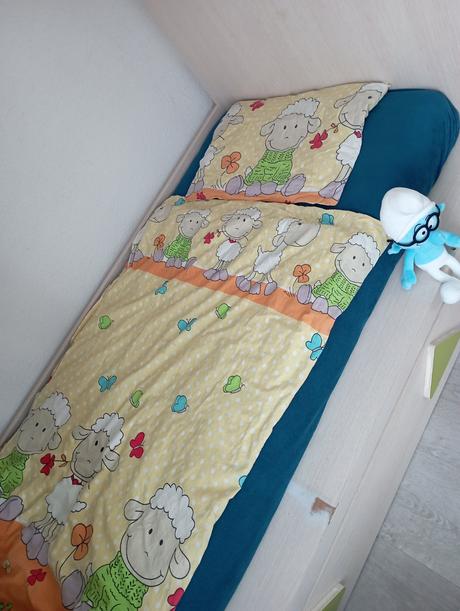 Obliečky s perinami aj vankúšikmi, 