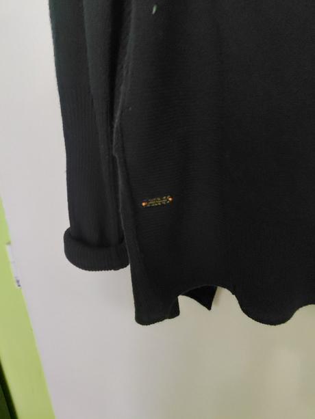 Sveter zn.hugo boss vel.s, hugo boss,s