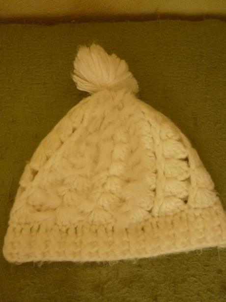 Biela s bonbrlcom ciapka, xl