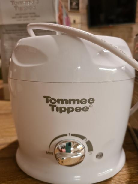 Ohrievacka flias, tommee tippee