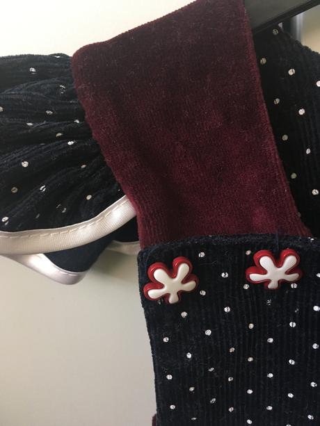 Zamatové slávnostné šaty, 92