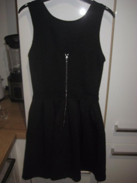 Nádherné šaty, stradivarius,xs