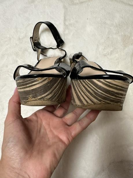 Čierne sandálky na platforme zn. guess originál, guess,40