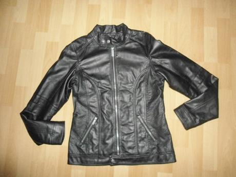 Cierna kozenkova bunda, 176