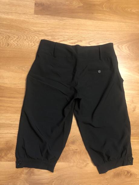 Elegantne tristvrtove nohavice, atmosphere,l