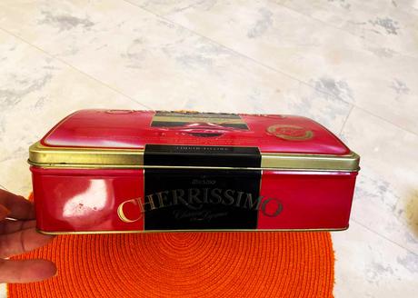 Plechové dózy na suché pečivo,