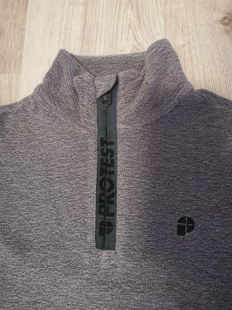 Mikina zn. protest, 164