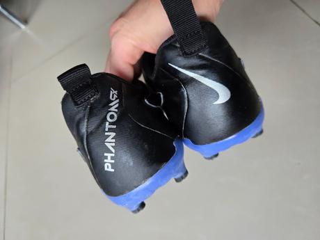 Chlapčenské čiernomodré kožené kopačky, nike,37