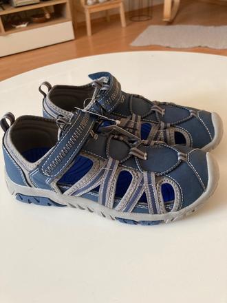 Nove sandale s visackou, 35