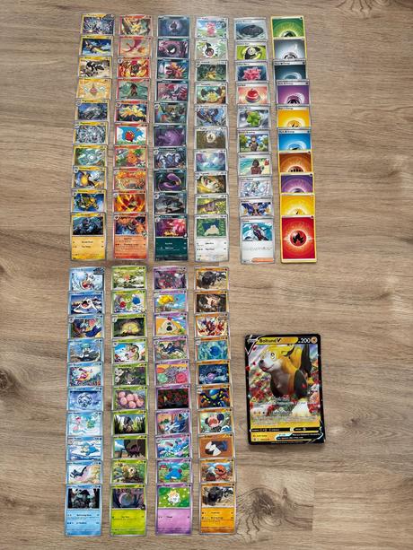 100 originál kartičiek pokémon + jumbo karta,