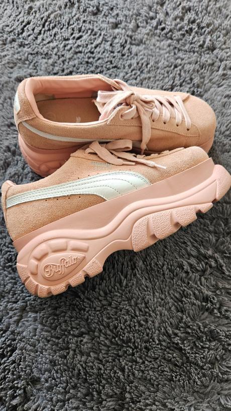 Buffalo botasky, puma,37