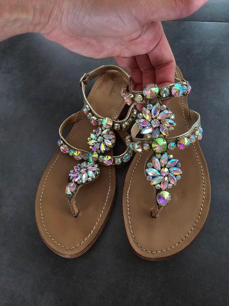 Kožené talianske sandále s kryštálmi, 40