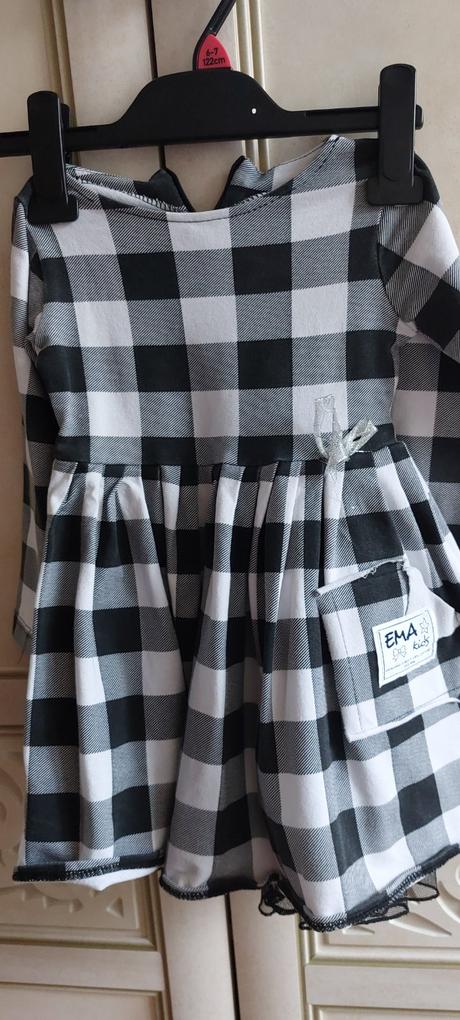 Karované šatičky, 104