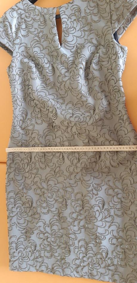 Spoločenské šaty, l