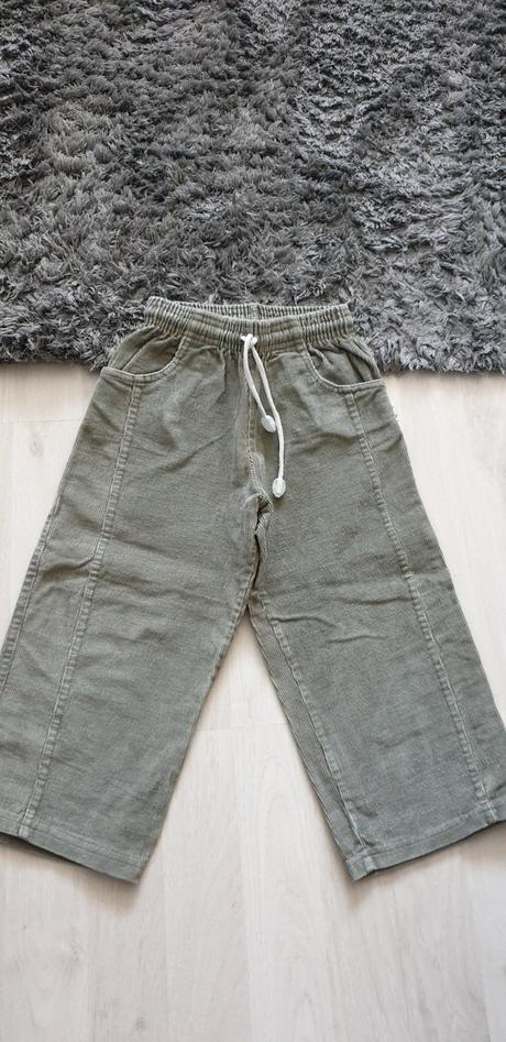 Menčestrové nohavice č.104, 104