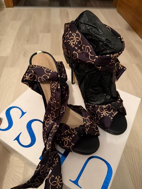 Nové guess sandalky na vysokom opatku s viazanim, guess,35