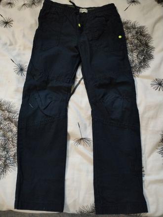 Nohavice pre chlapca, 122