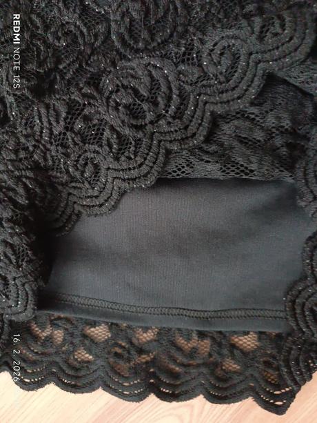 Čierne elastické, čipkované šaty, orsay,m
